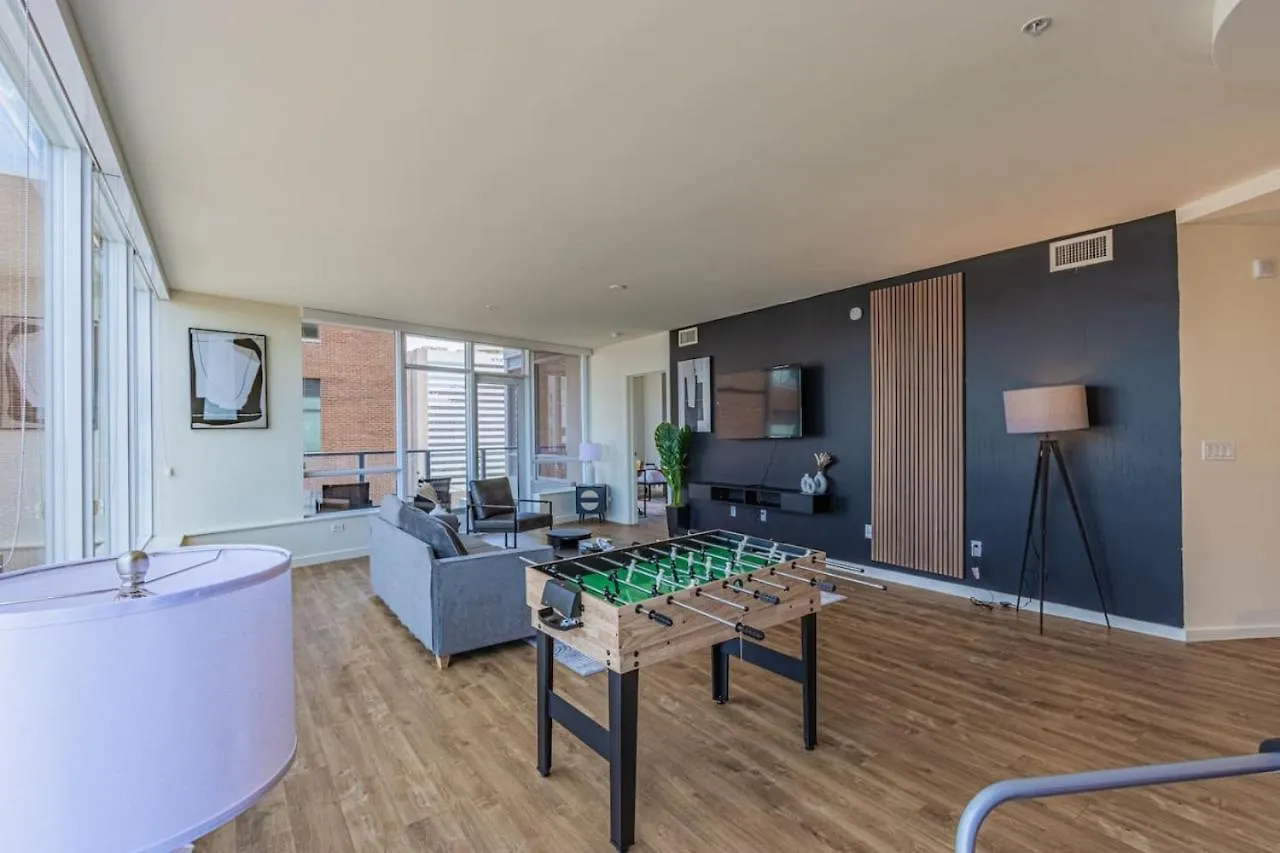 דירות פיניקס Modern 1Br Dt Highrise, Gym, Parking, Pool, W-D, Golf 0*,