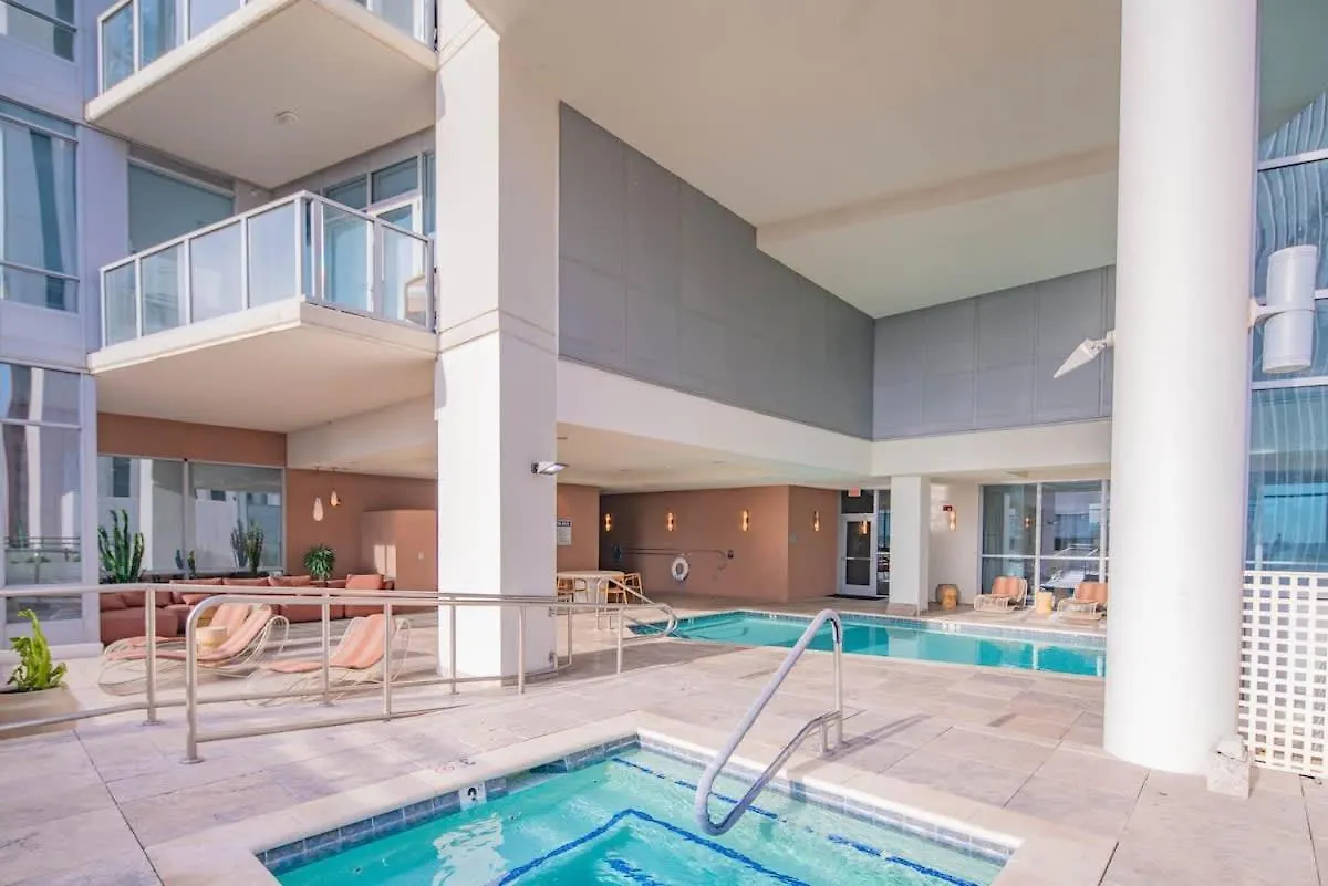 דירות פיניקס Modern 1Br Dt Highrise, Gym, Parking, Pool, W-D, Golf