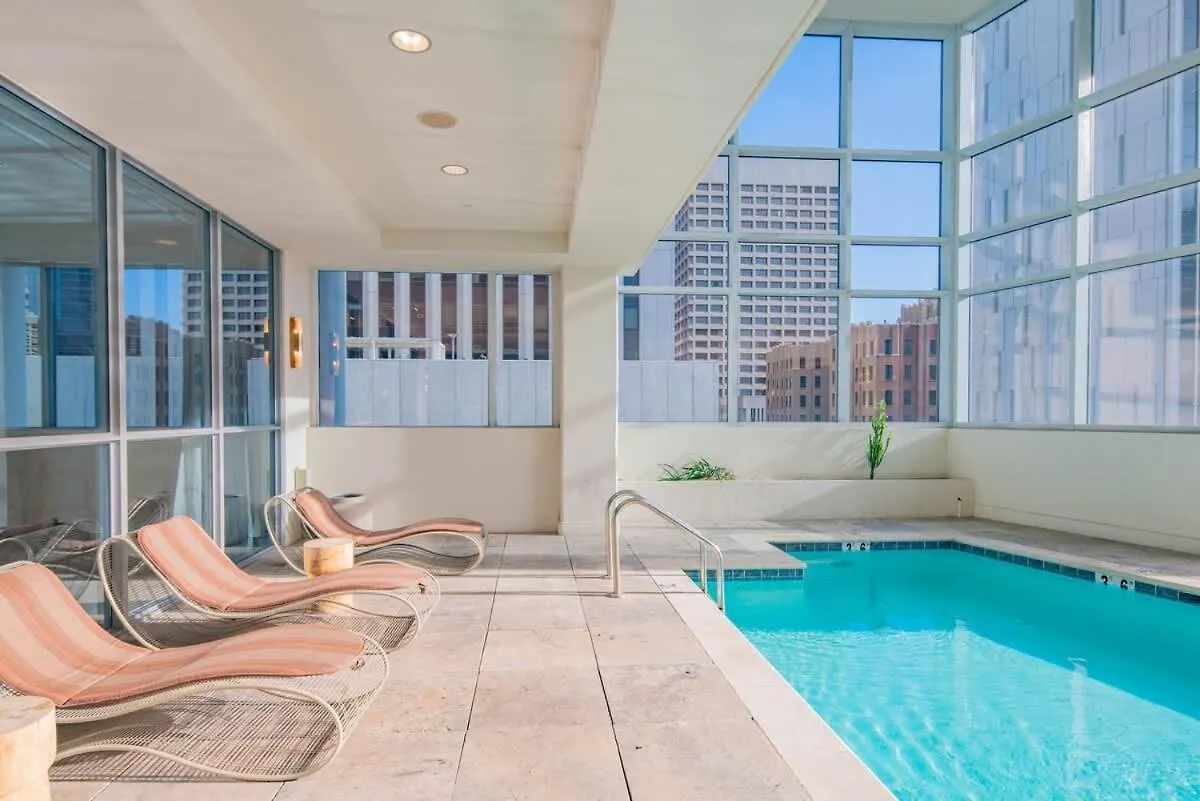 דירות פיניקס Modern 1Br Dt Highrise, Gym, Parking, Pool, W-D, Golf
