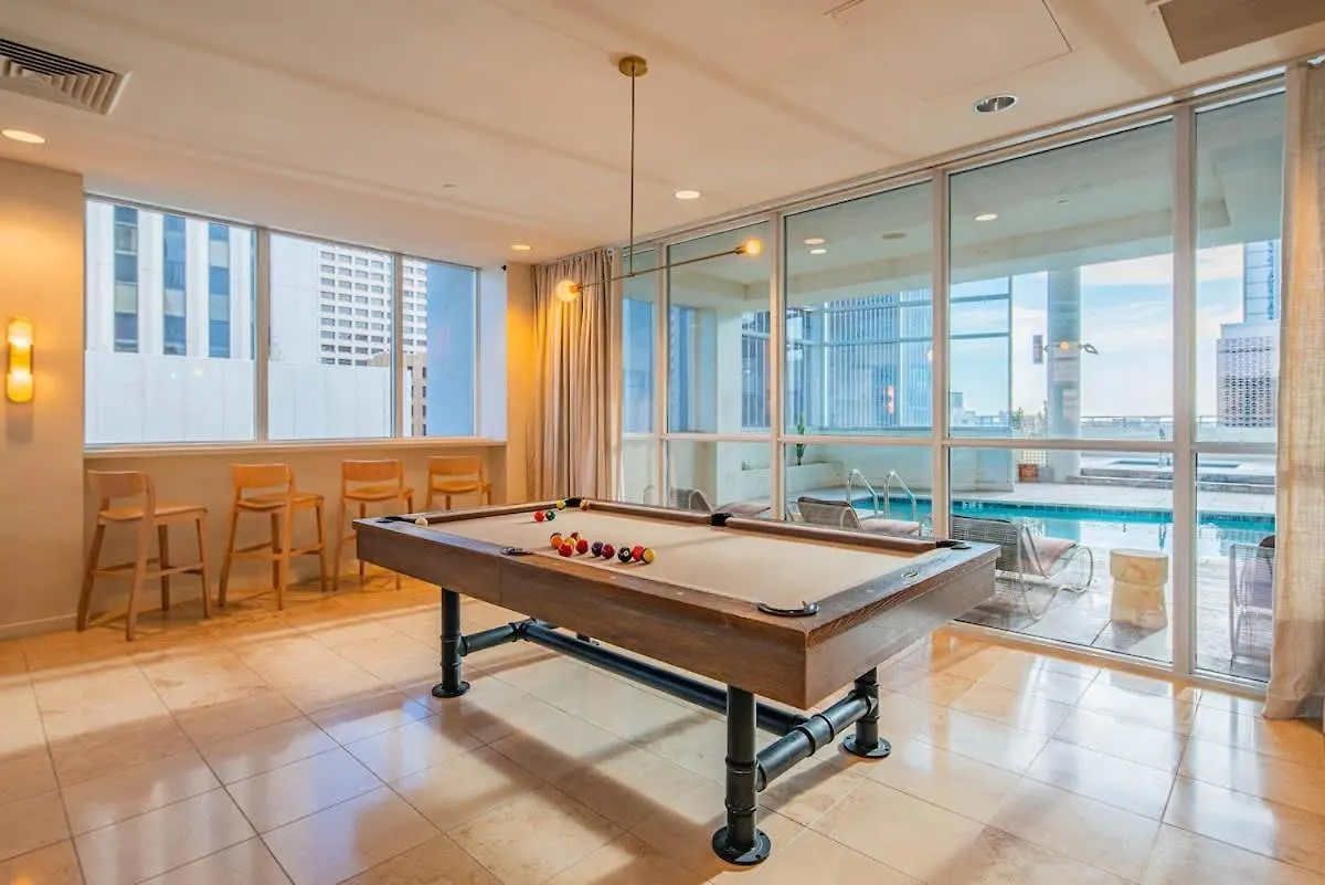 דירות פיניקס Modern 1Br Dt Highrise, Gym, Parking, Pool, W-D, Golf ארצות הברית